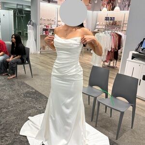 Elegant White Strapless Gown